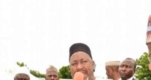 EX-DEFENCE MINISTER FAULTS VIRAL RESIGNATION STORY