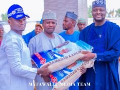 Buji Chairman Distributes Tinubu’s Ramadan Packages to APC, EXCO, Elders