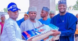 Buji Chairman Distributes Tinubu’s Ramadan Packages to APC, EXCO, Elders